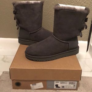 COPY - New Authentic UGG Bailey Bow Corduroy boots